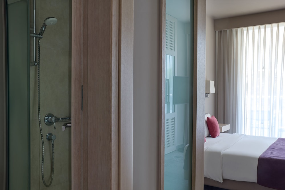 Double Room Inland View for 3 - Photo 8