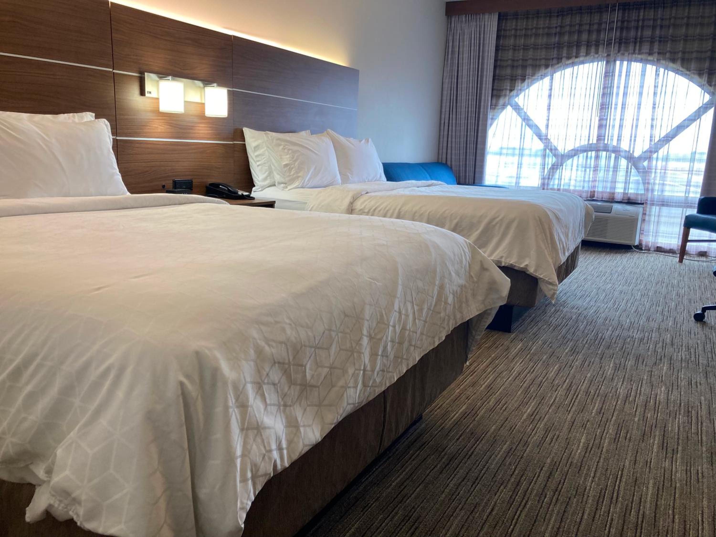 Queen Suite with Two Queen Beds and Sofa Bed photo 1