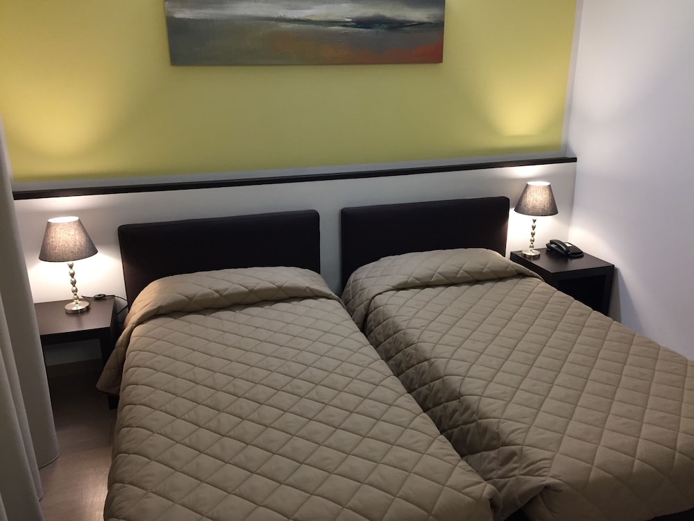 Executive Twin Room - Photo 1