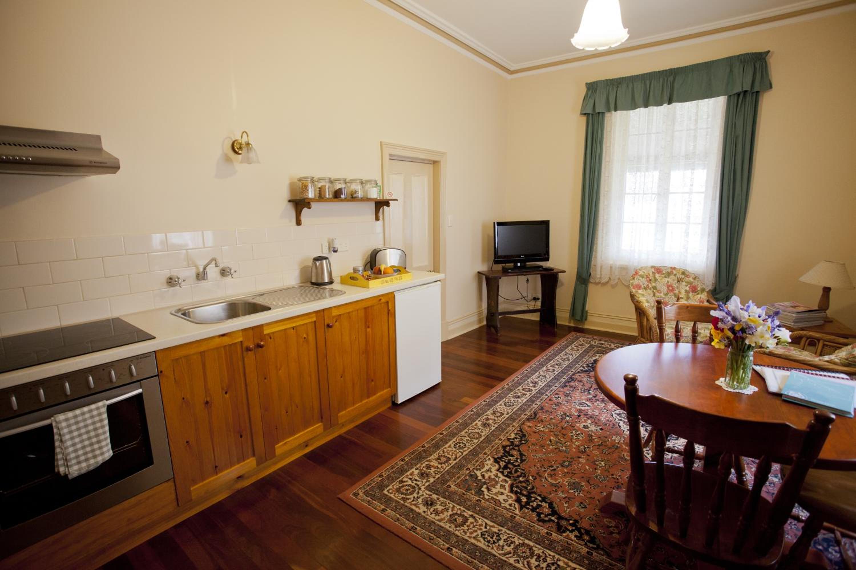 Studio Apartment A - Photo 16