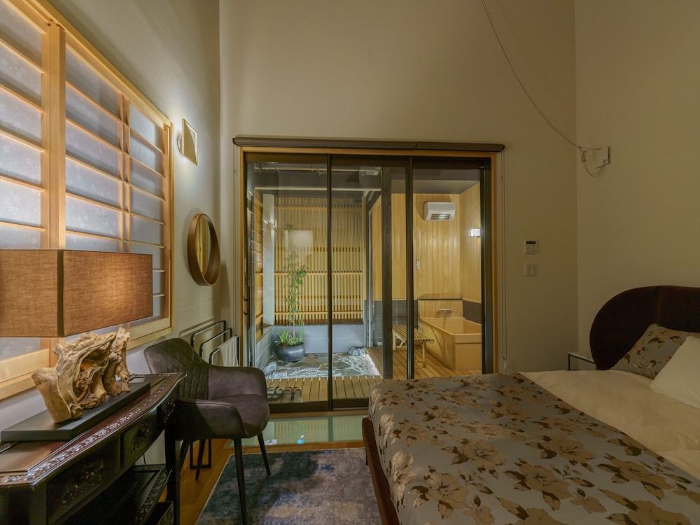Deluxe House photo 3