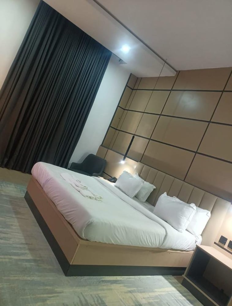 Exclusive Suite photo 2