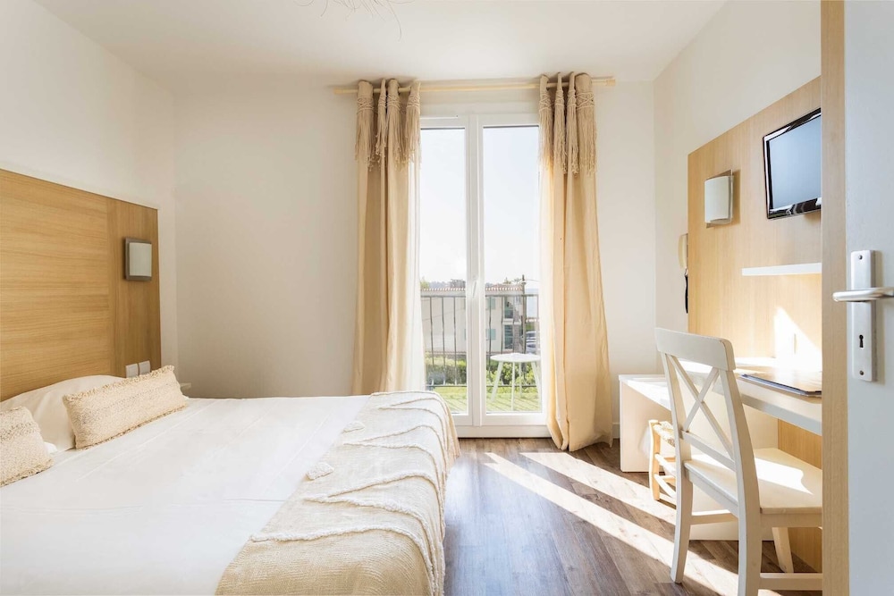 Classic Room, 2 Bedrooms, Balcony photo 1