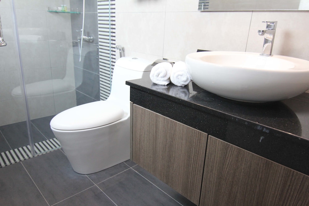 Executive Deluxe Suite - Photo 13