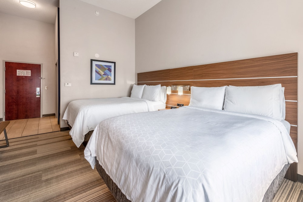 Standard Room, 2 Queen Beds, Accessible (Communications, Mobility, Access Tub) - Photo 4