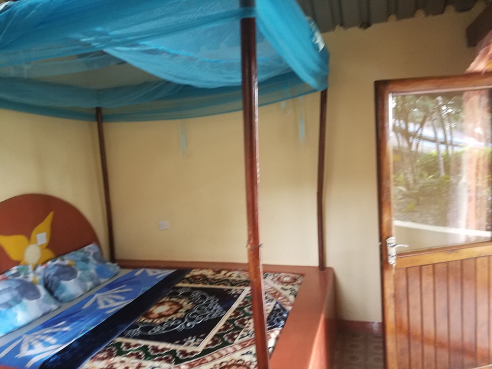 Basic Double Room, 1 Queen Bed photo 2