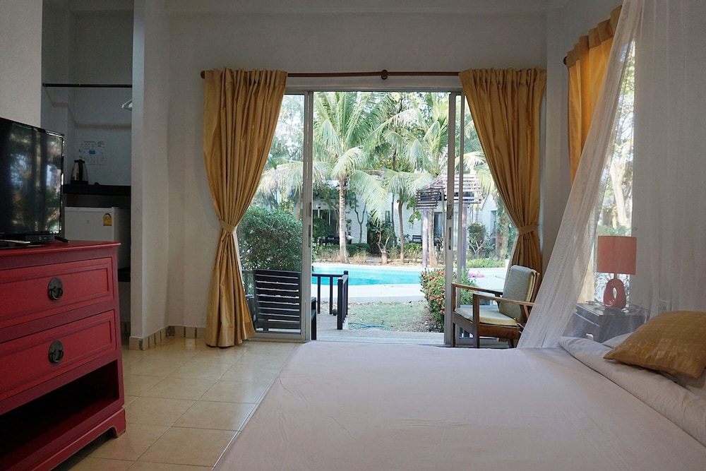 Economy Room - Photo 9