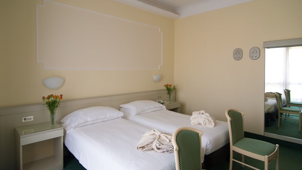 Basic Double or Twin Room photo 1