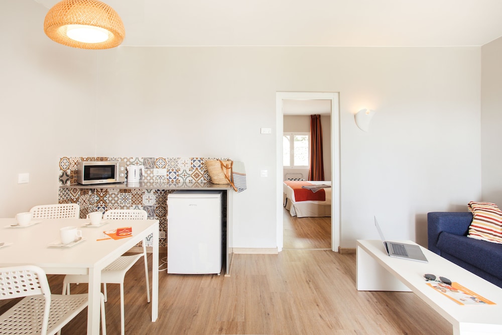 Dúplex Premium (4 Adultos y 1 Niño, Parque Acuático)