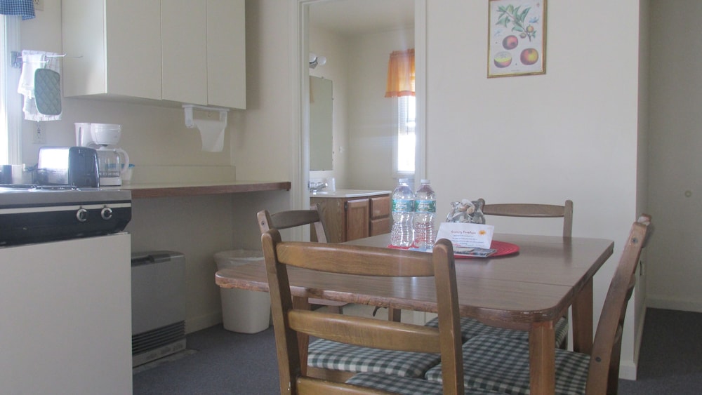 Suite, 2 Bedrooms, Kitchenette photo 3