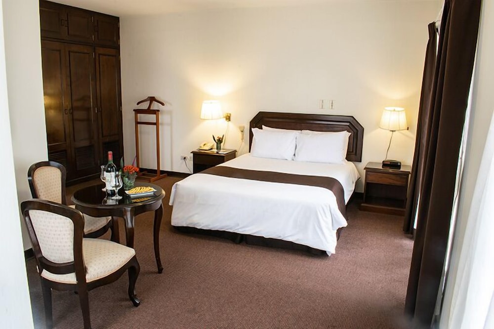 Standard Room, 1 Queen Bed