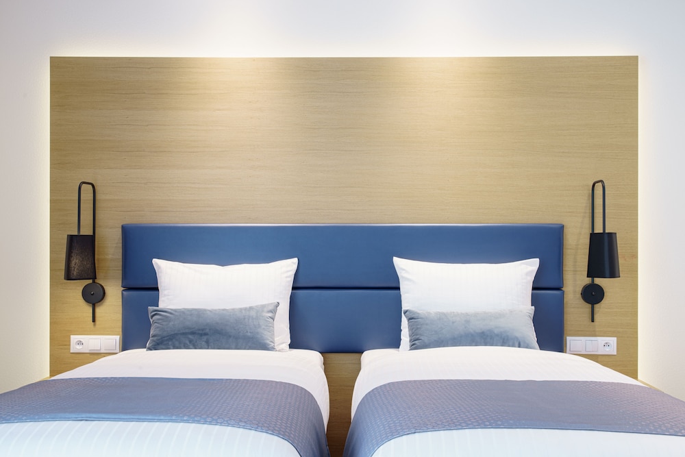 Deluxe Twin Room - Photo 1