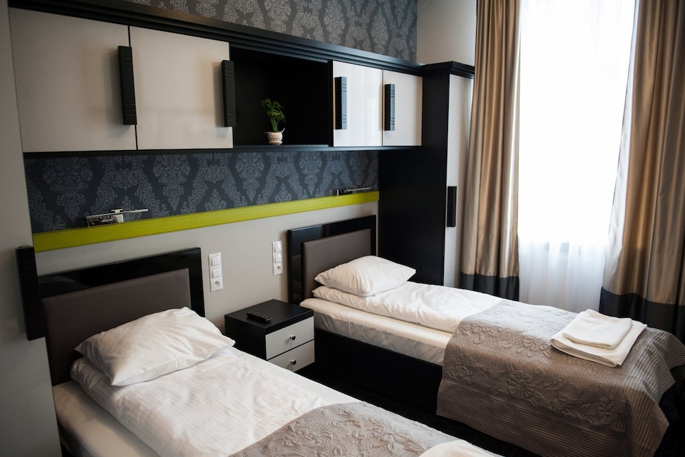 Apartment (Silver)