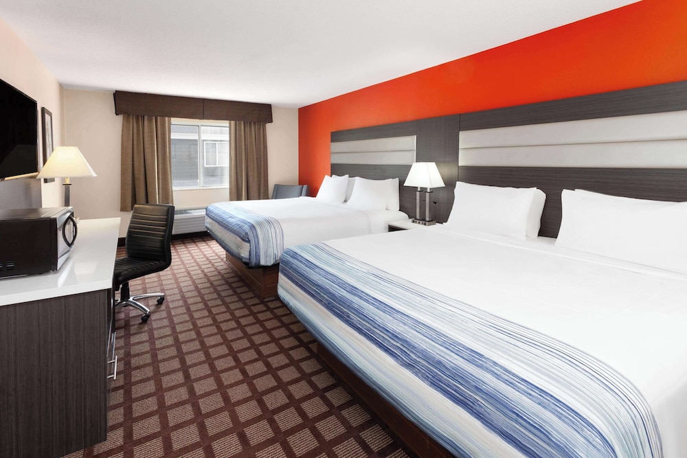 Room, Multiple Beds, Non Smoking photo 1