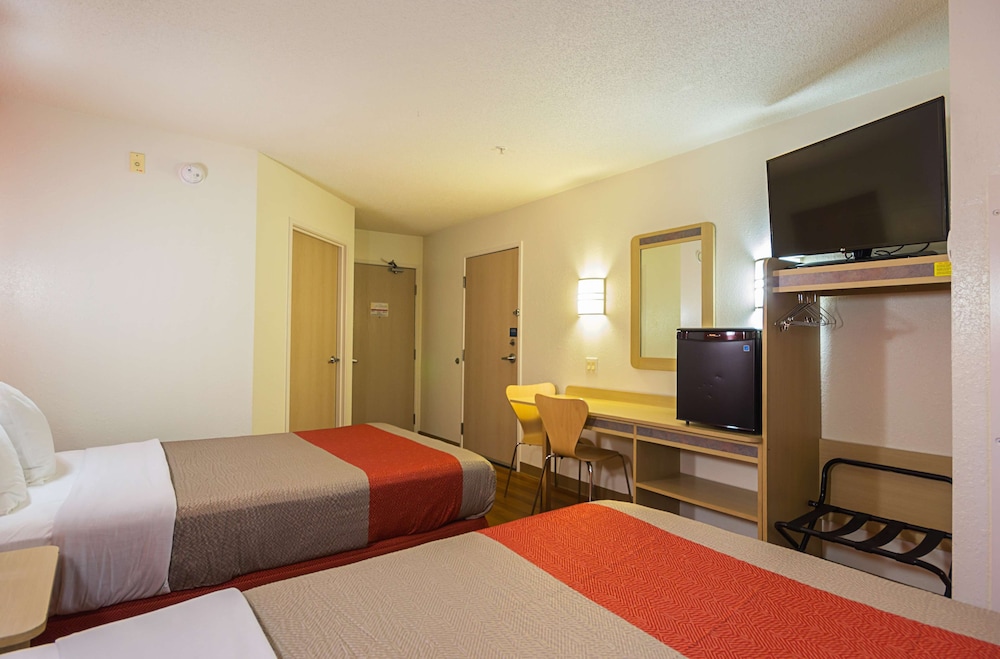 Deluxe Room, 2 Double Beds, Non Smoking, Refrigerator photo 3