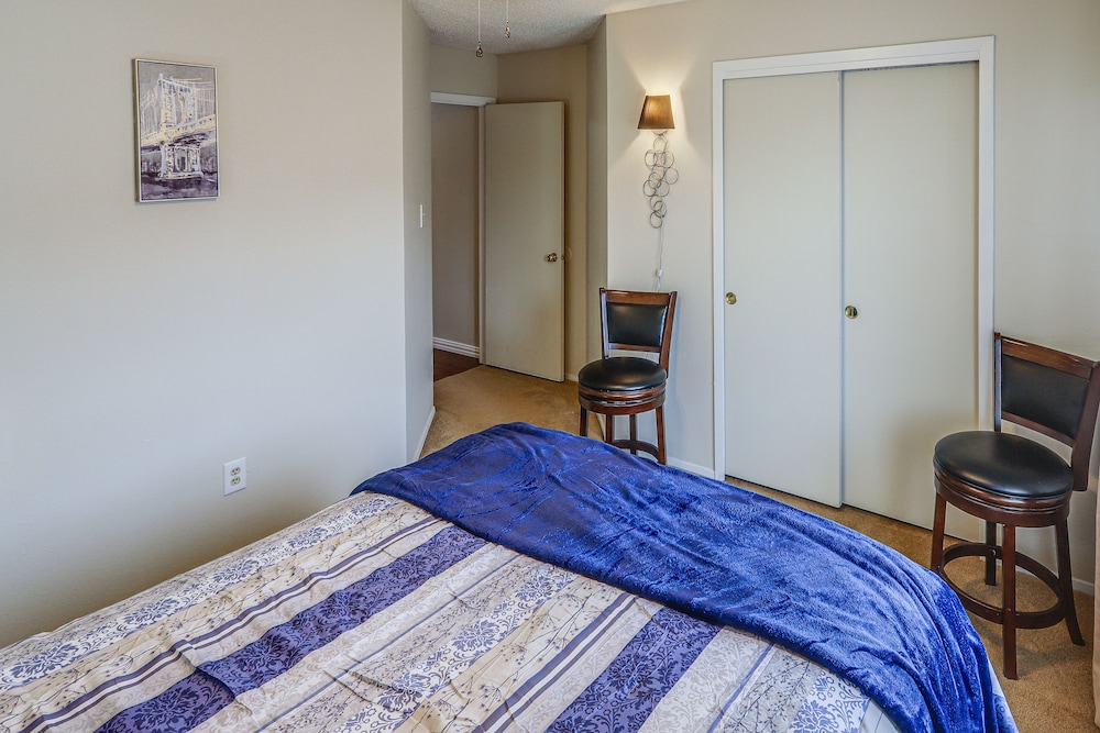 House (4 Bedrooms) photo 2