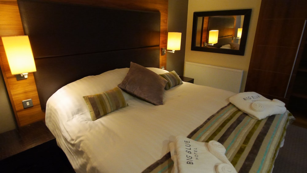 Deluxe Suite, 1 King Bed, Park View photo 1