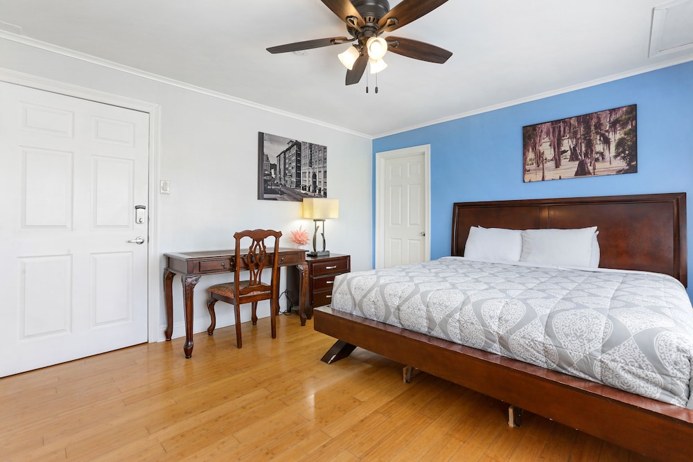 Comfort Room, 1 King Bed