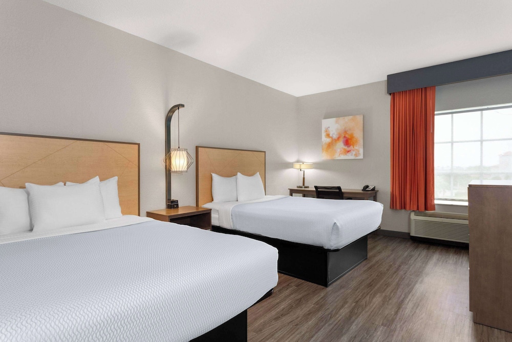 Room, 2 Queen Beds, Accessible, Non Smoking (Mobility/Hearing Impaired) - Photo 1