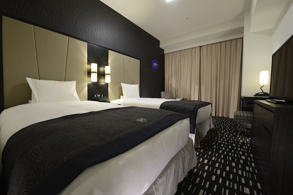 (Room for 3 Only) Premium Superior Twin Room + Extra Bed - Photo 1