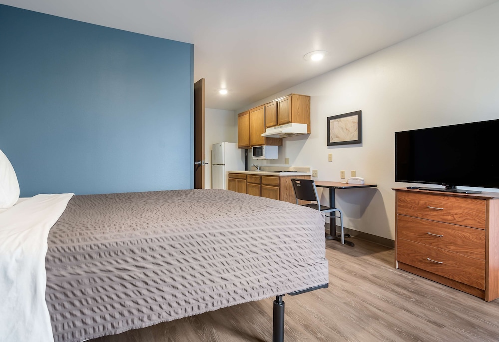 Standard Studio, 1 Double Bed, Non Smoking, Refrigerator & Microwave photo 2