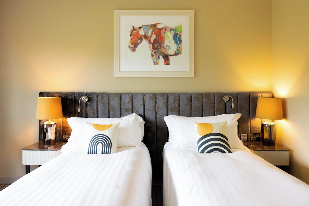 Standard Room, 2 Twin Beds, Terrace (Paddock View) photo 2