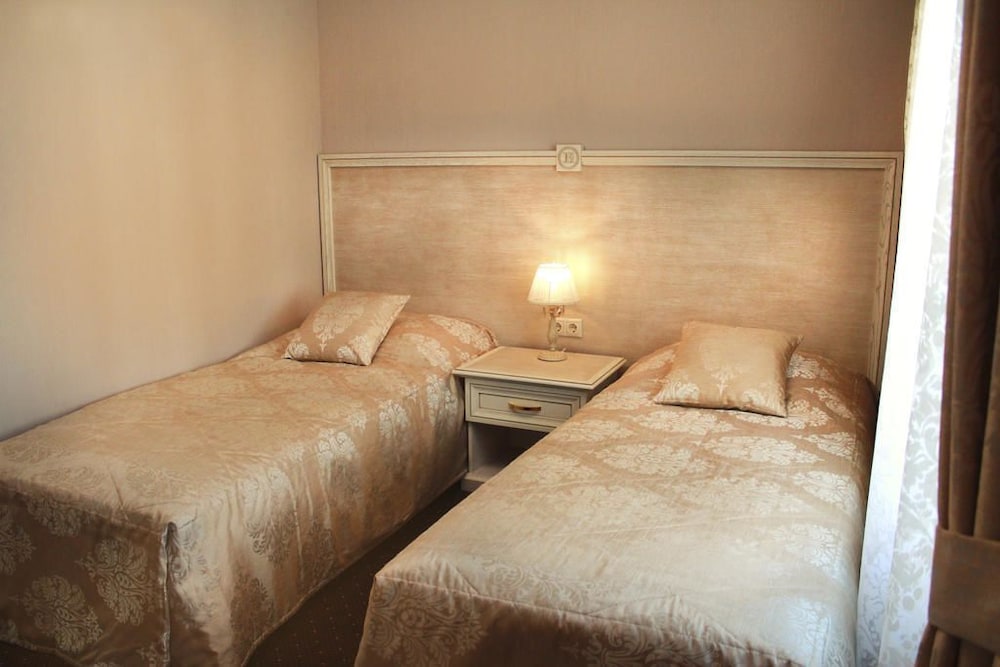 Standard Double or Twin Room photo 3