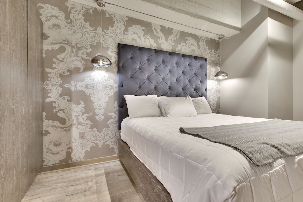 1 Bedroom Suite