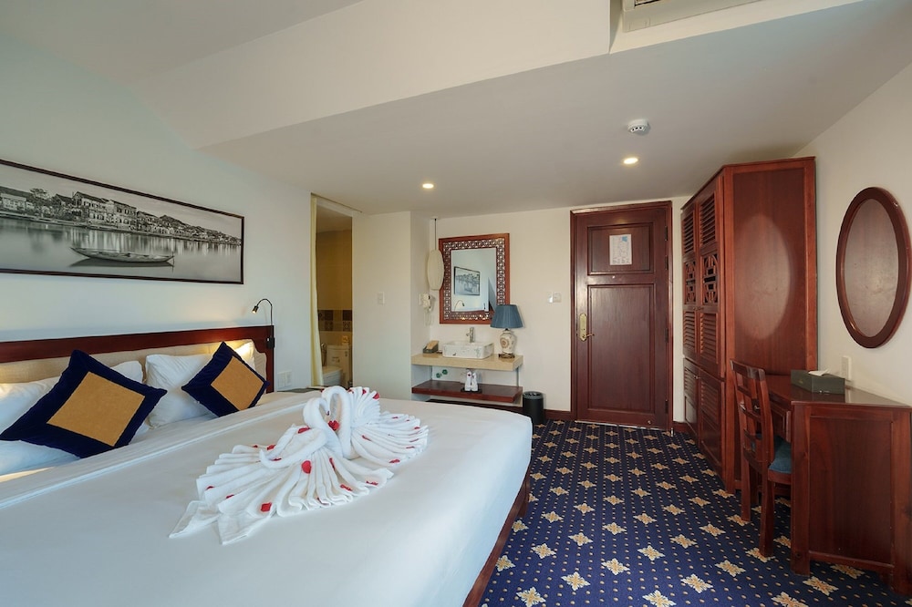 Attic Junior Suites Double Room - Photo 12