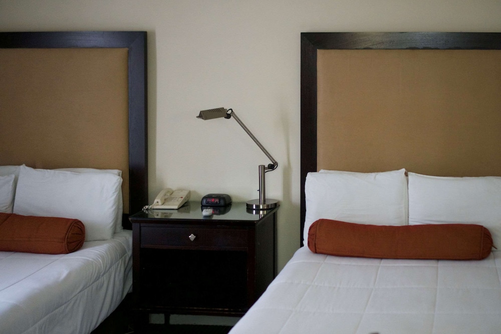 Standard Room, 2 Double Beds, Non Smoking photo 2