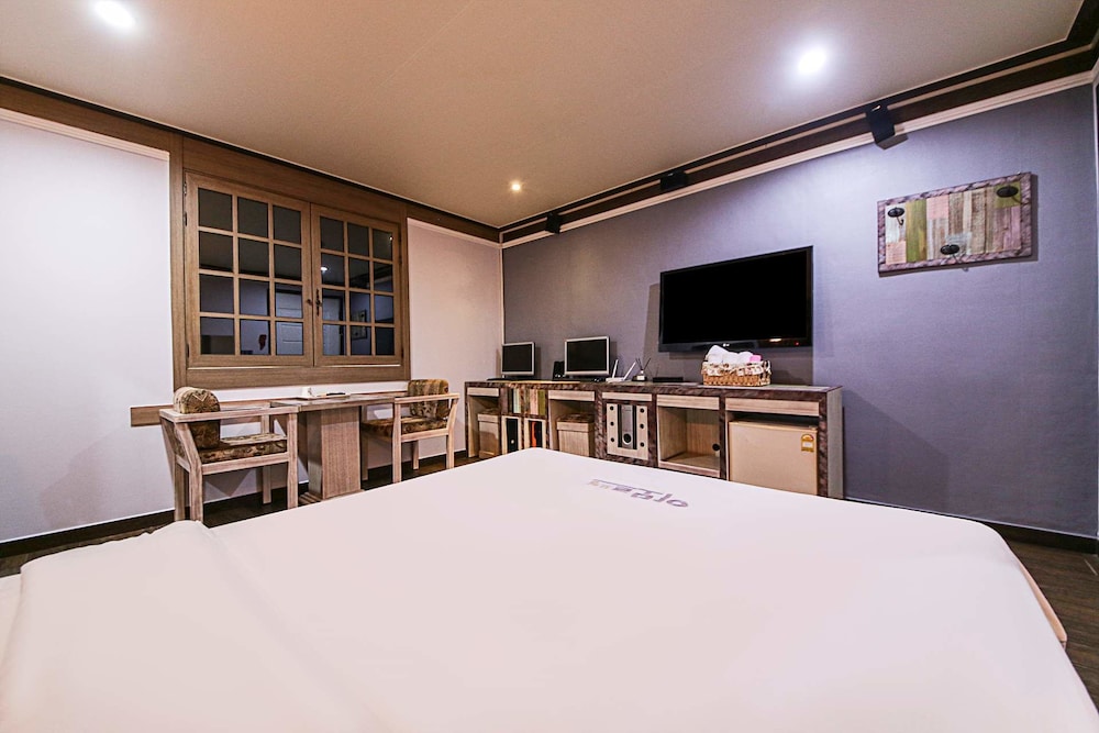 Standard Double Room - Photo 2