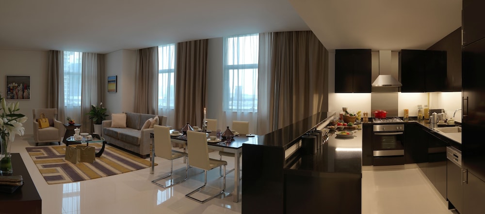 Suite, 3 Bedrooms (Downtown view)