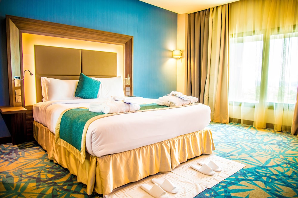 Superior Room, Multiple Beds, City View photo 3