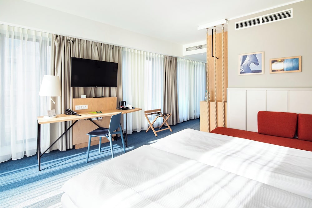 Premium Room, 1 Queen Bed - Photo 4