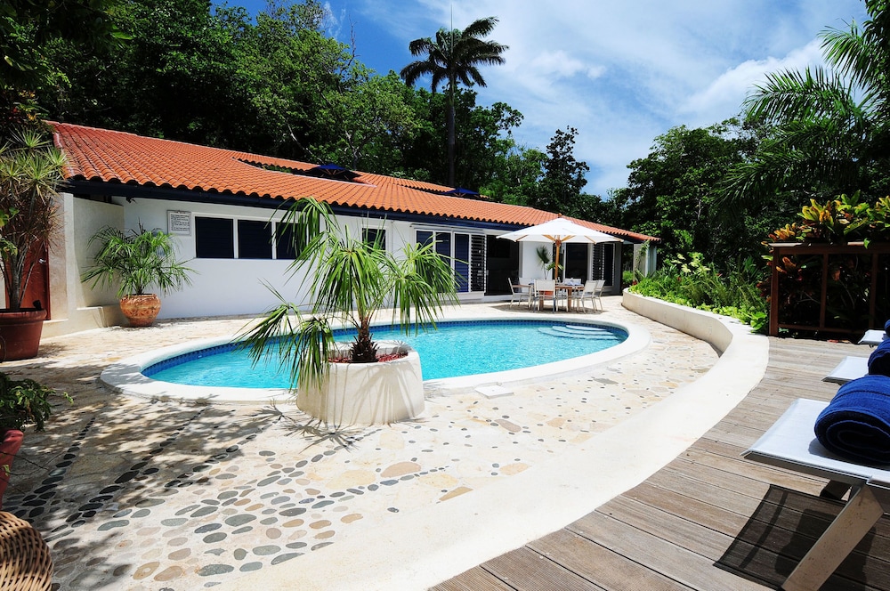 Deluxe Room, Multiple Beds, Ocean View