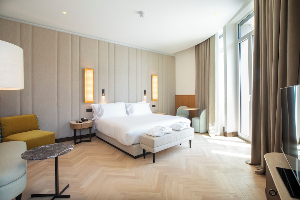 Suite, 1 Bedroom, City View, Corner