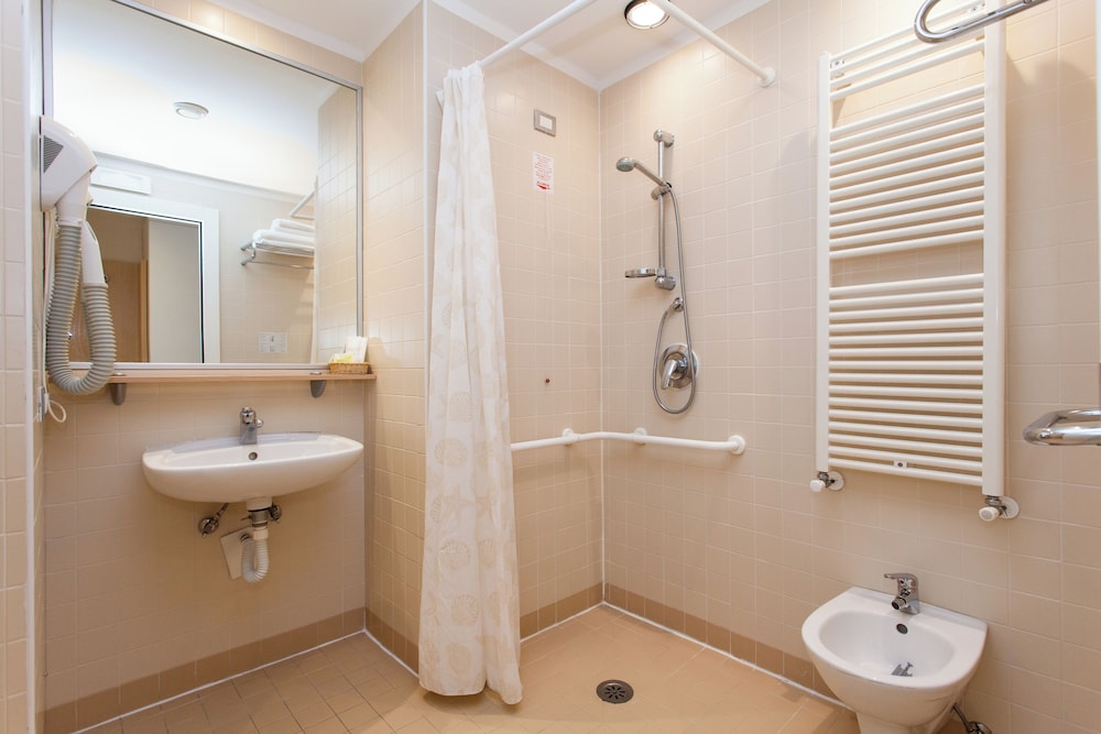 Economy Double or Twin Room - Photo 2