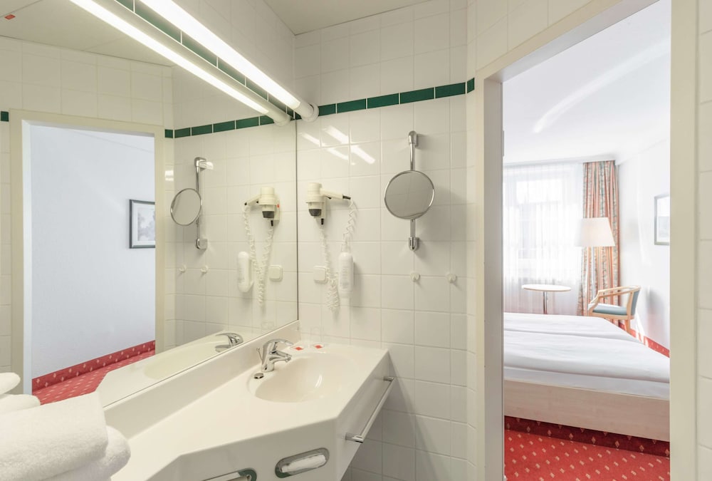 Standard Double or Twin Room - Photo 2