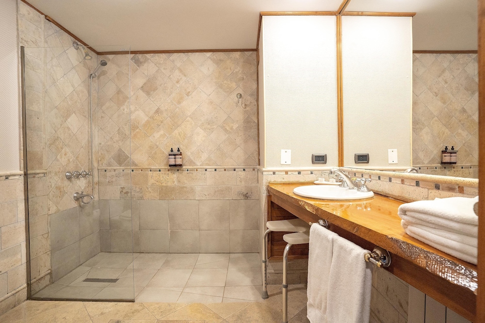 Superior Triple Room, Canal View photo 2