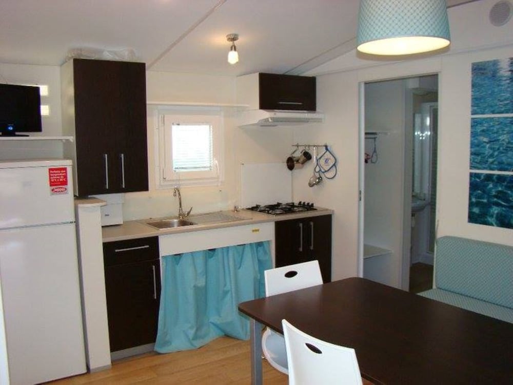 Standard Mobile Home, 2 Bedrooms photo 2