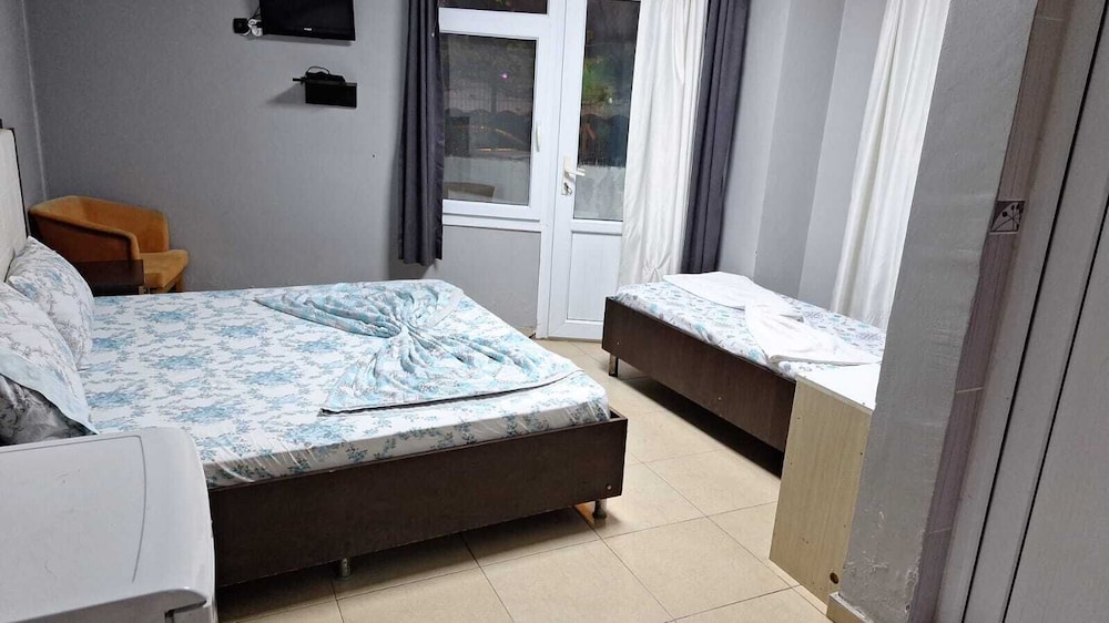 Basic Double Room Single Use, Garden View