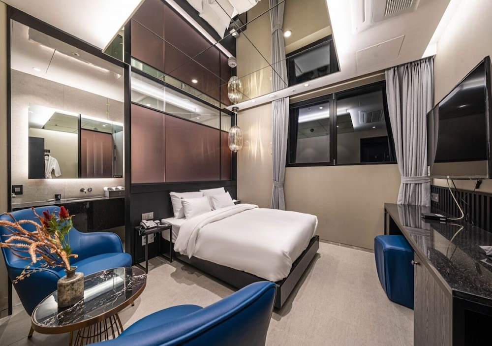 Deluxe Double Room (Netflix/ Youtube Available on TV) - Photo 22