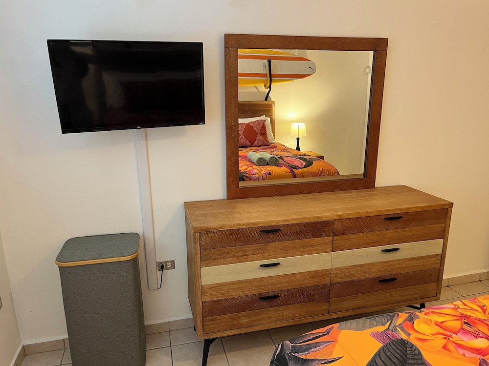 Comfort Condo, 2 Bedrooms, Poolside photo 2