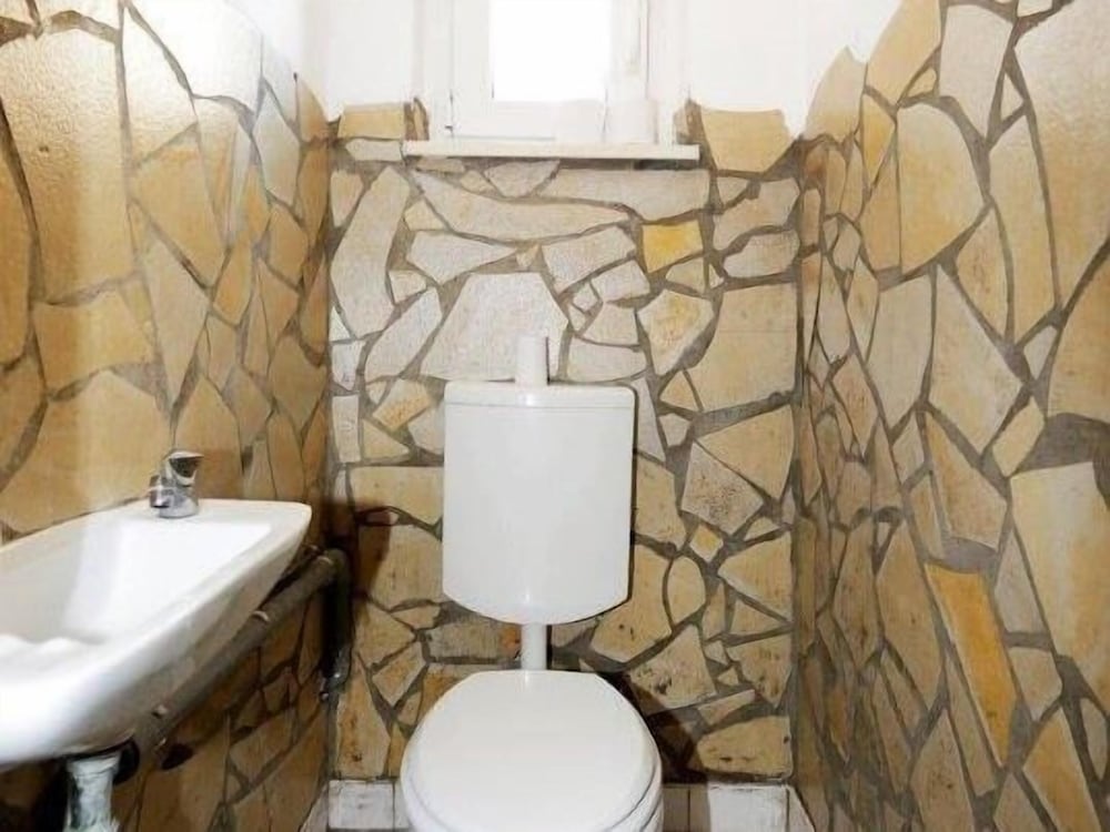 Economy Quadruple Room, Shared Bathroom photo 3