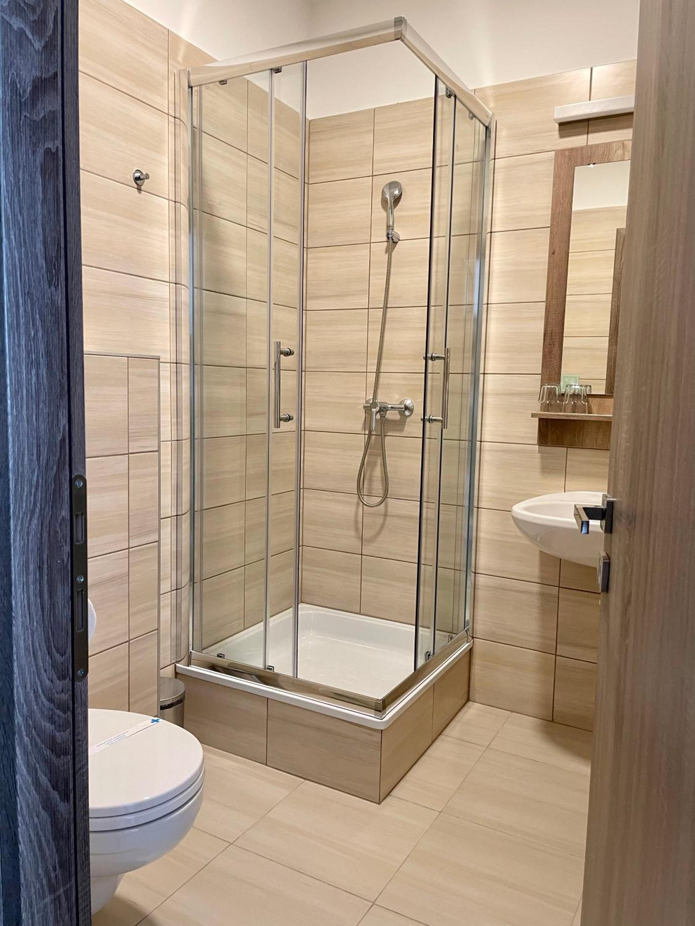 Deluxe Double Room with Extra Bed photo 3