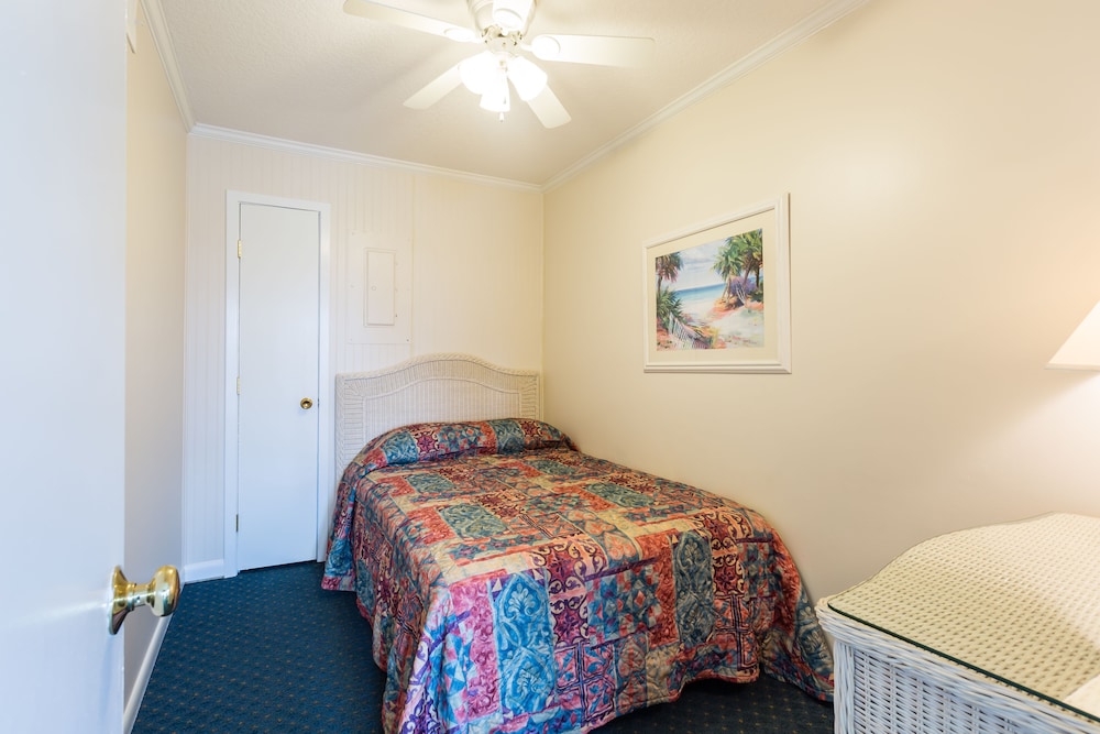 Traditional Condo, 2 Bedrooms photo 2