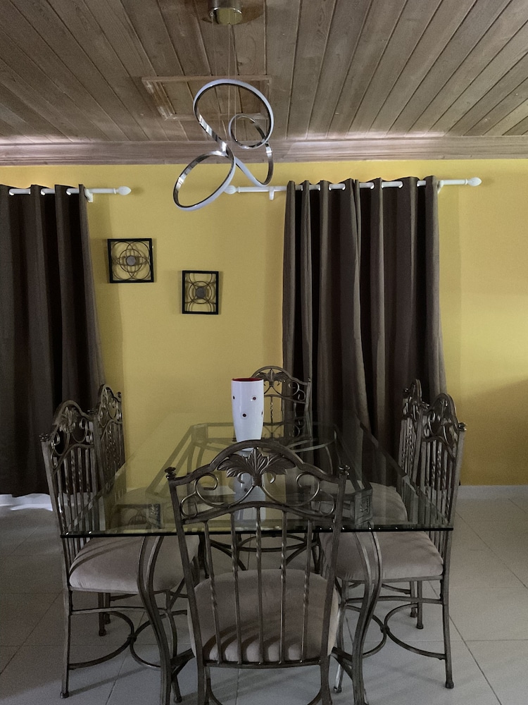 House (Townhouse accommodates six) photo 3