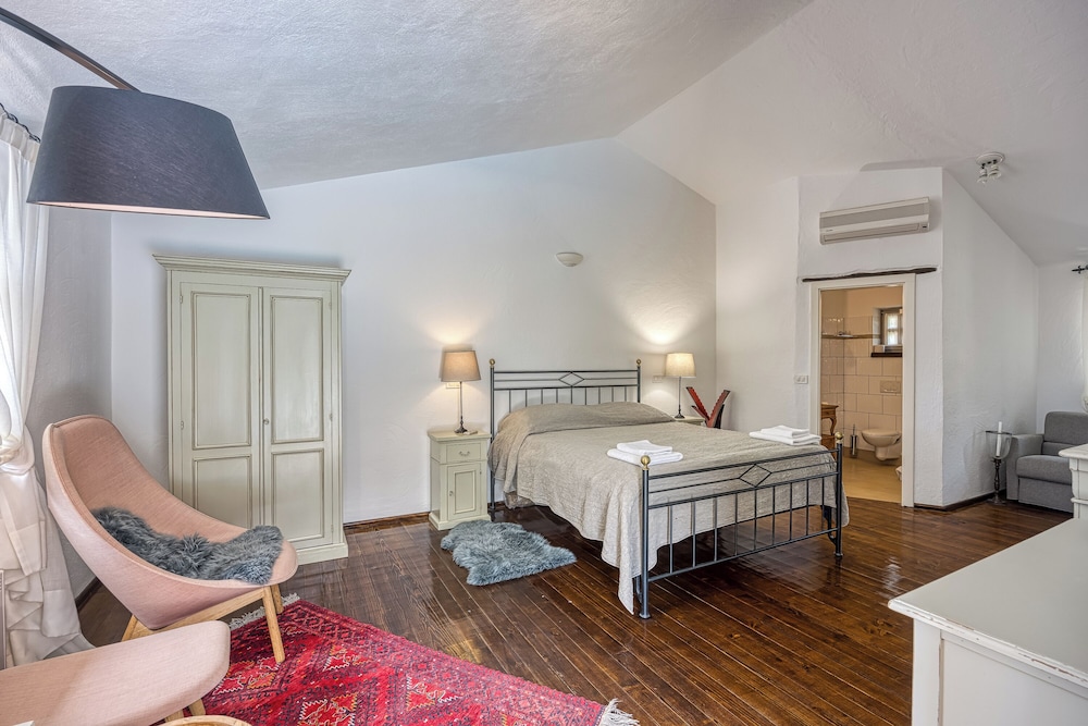 Luxury Villa, Multiple Bedrooms (Villa Amyra With Pool)