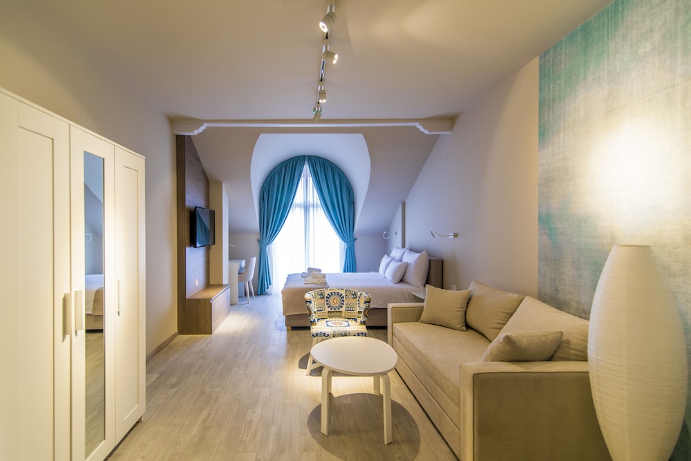 Deluxe Suite photo 2