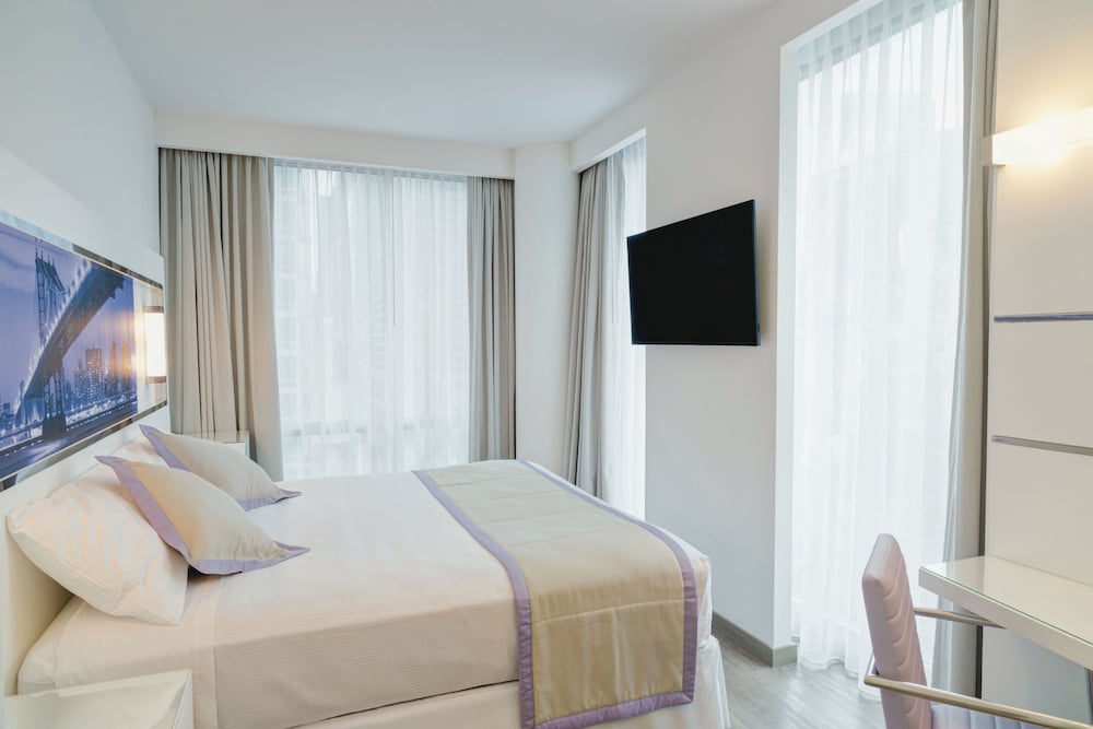 Deluxe Superior Room with Views, 1 king bed